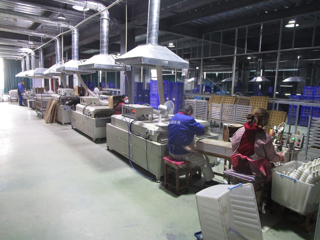 مزودك الأول لتنس الريشة في الصين